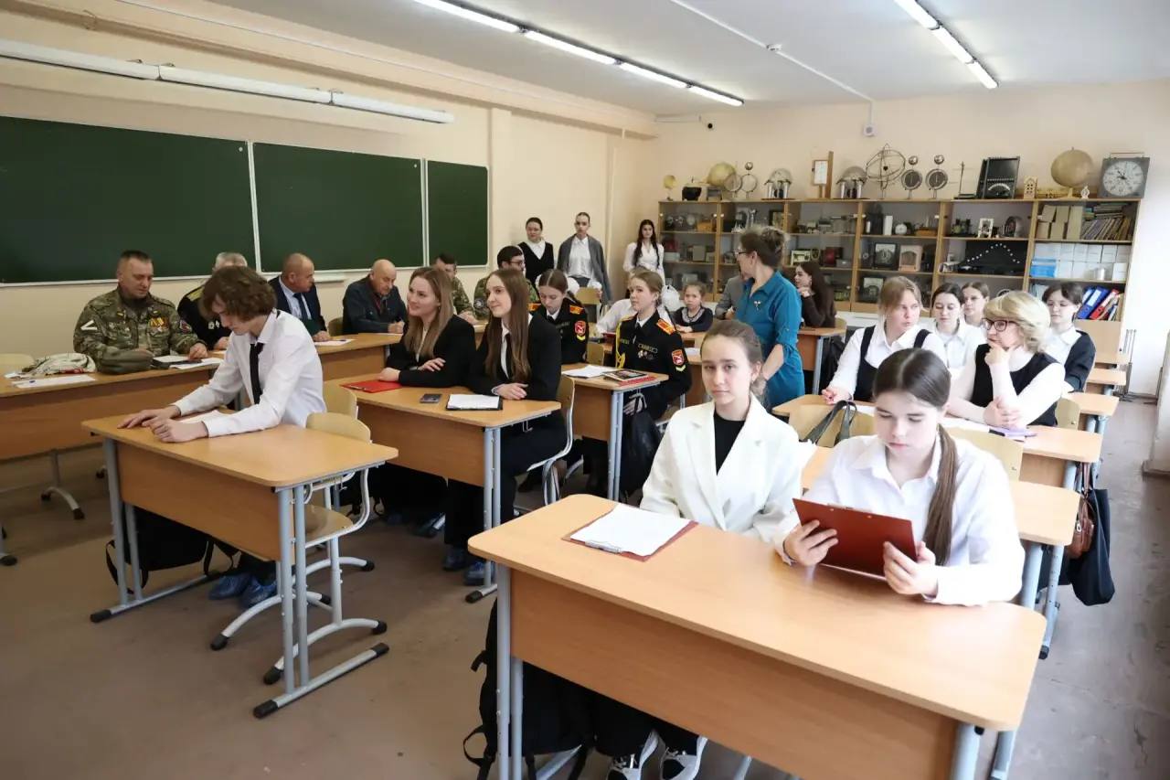 Елена Дятлова: В Калининграде на базе 25-й школы прошёл XI патриотический Форум «Герои нашего времени» Елена Дятлова: В Калининграде на базе 25-й школы прошёл XI патриотический Форум «Герои нашего времени»