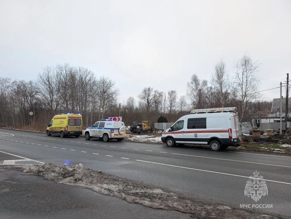 Под Калининградом утонул водитель экскаватора Под Калининградом утонул водитель экскаватора