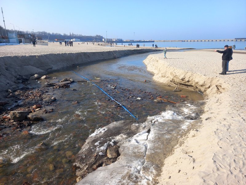 Рванувшие из Калининграда на море показали туристам летний ажиотаж