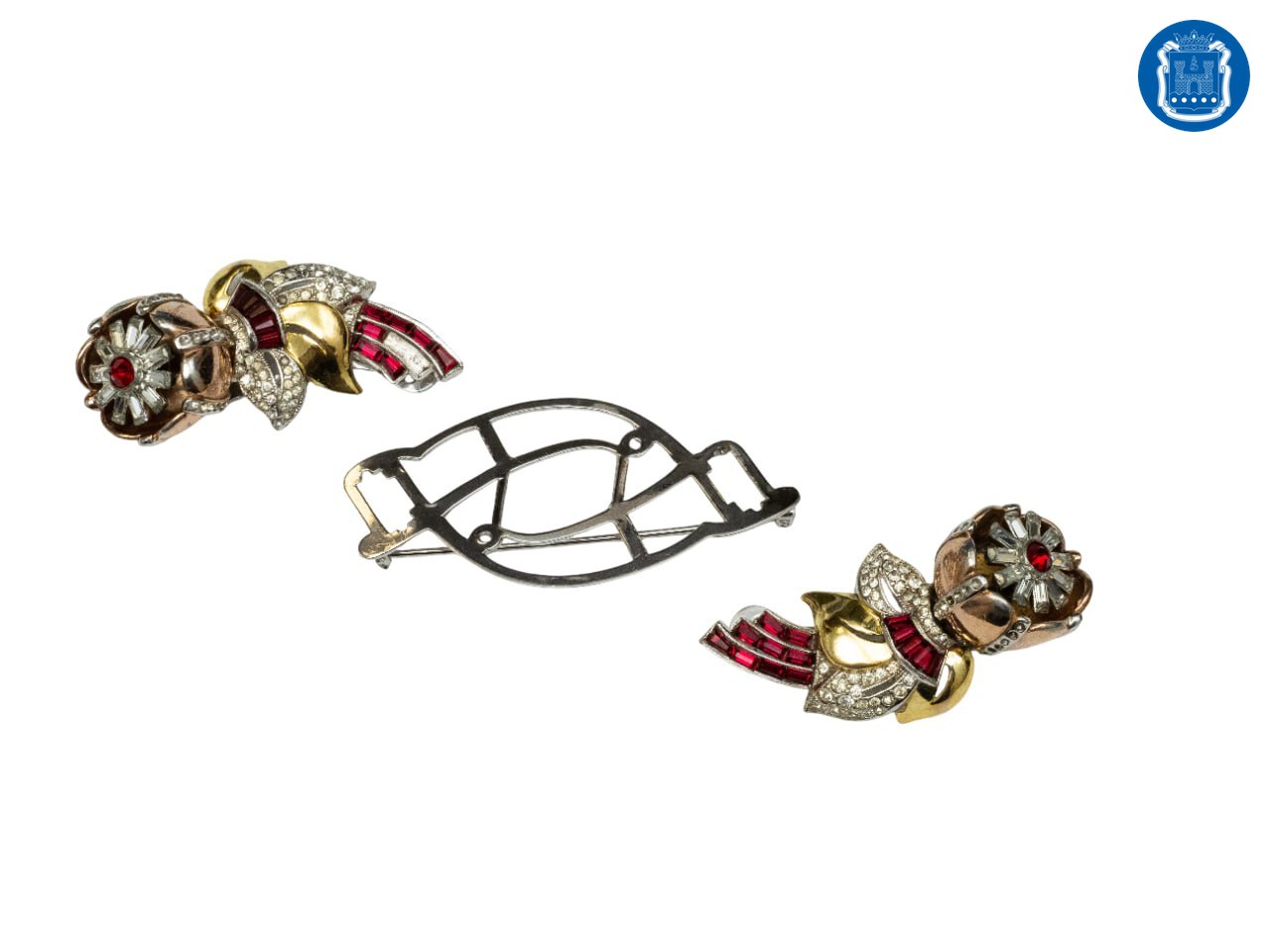 Музей янтаря в Калининграде показал брошь «Камелии» Музей янтаря в Калининграде показал брошь «Камелии»