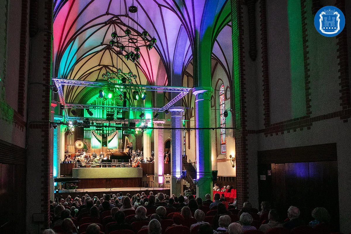 В Калининграде открыли международный фестиваль для детей и юношества «Музыкальная весна» В Калининграде открыли международный фестиваль для детей и юношества «Музыкальная весна»