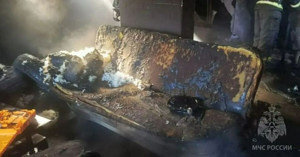 В Калининграде из горящего дома вынесли мужчину и газовый баллон