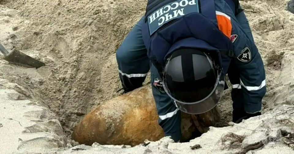 На Балткосе уничтожили немецкую авиабомбу времён войны