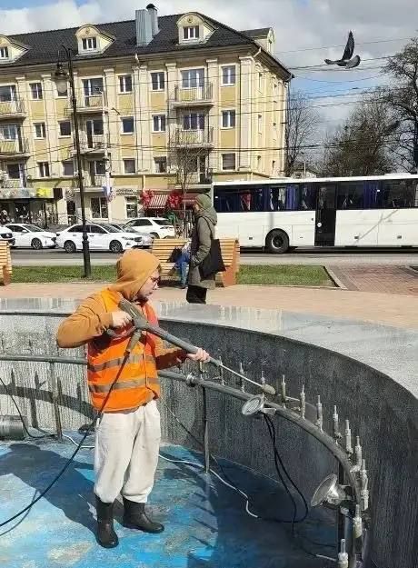 Фонтаны в Калининграде начали готовить к запуску