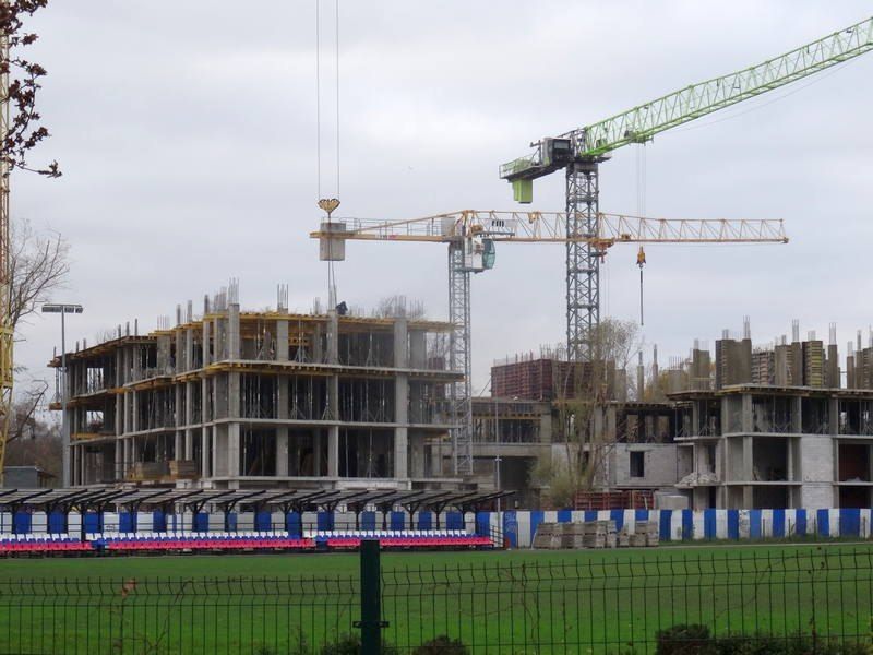 Среднемесячный минимум зарплаты строителей подняли выше 50 тыс