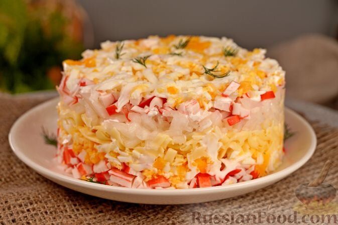 Искусство праздничных салатов: свежие идеи для летнего обеда