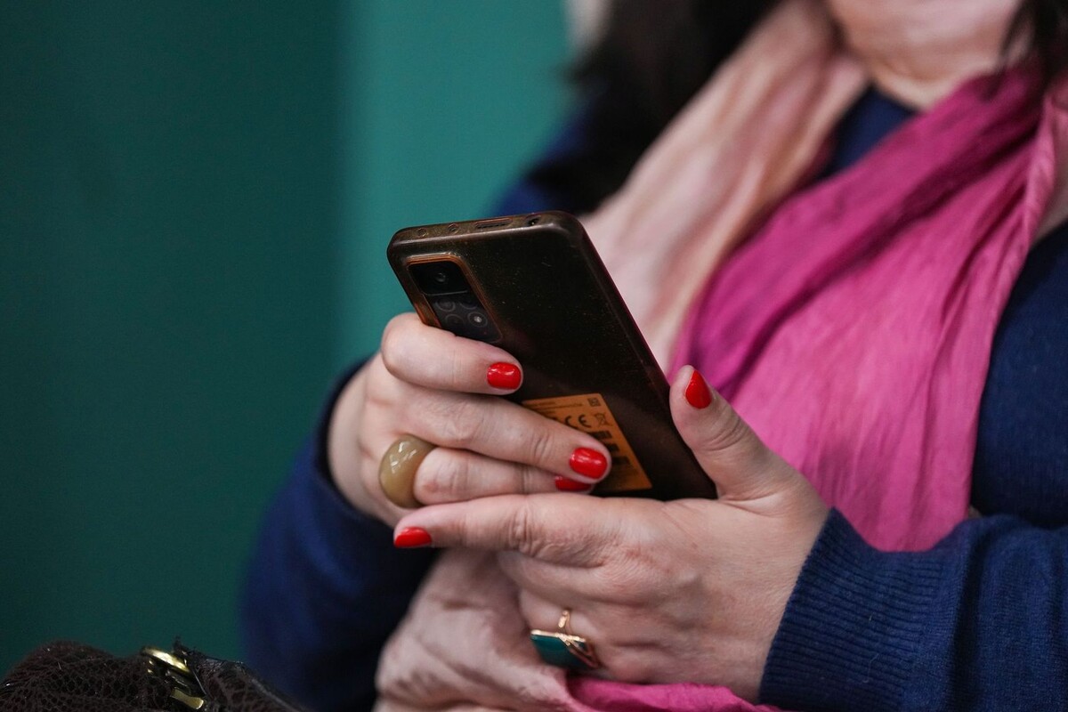 Ограничения связи в России: Песков объяснил меры безопасности