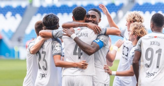 «Балтика» не смогла удержать победу в выездном поединке с махачкалинским «Динамо» и сыграла вничью 2:2