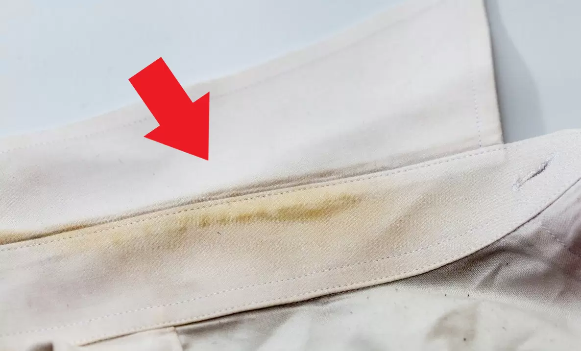 Как солнцезащитный крем оставляет следы на белых одеждах: эффективные способы борьбы с пятнами