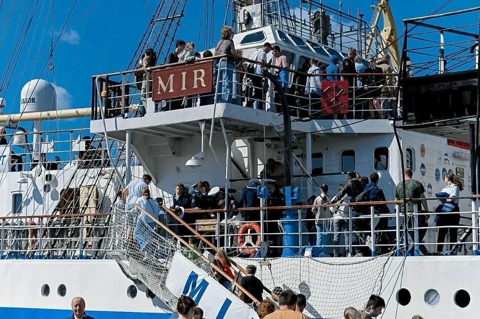 Парусник «Мир» зайдёт в Калининград