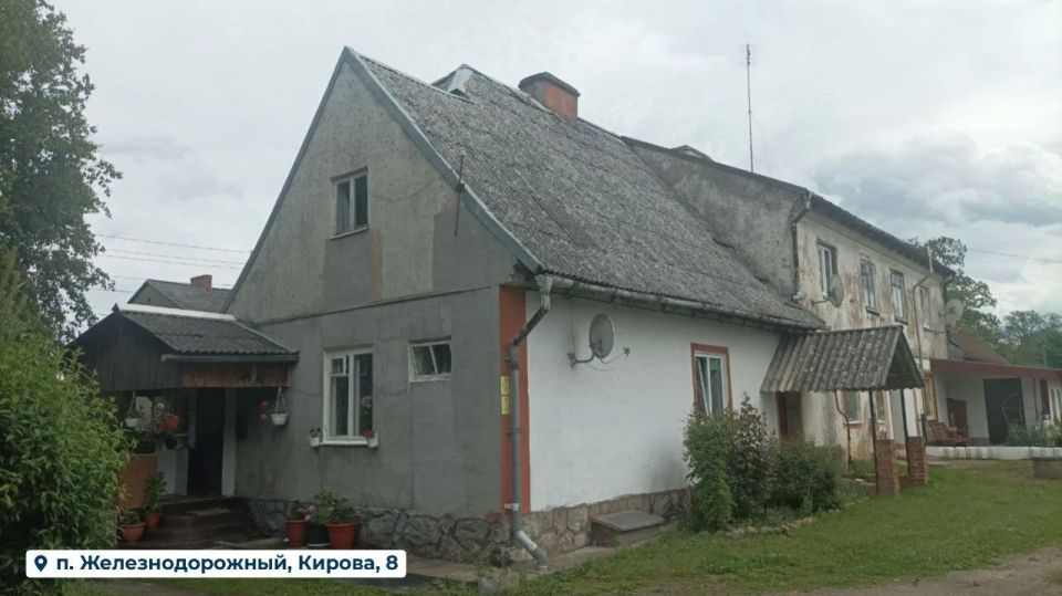 В Железнодорожном продолжают приводить в порядок старые дома В Железнодорожном продолжают приводить в порядок старые дома