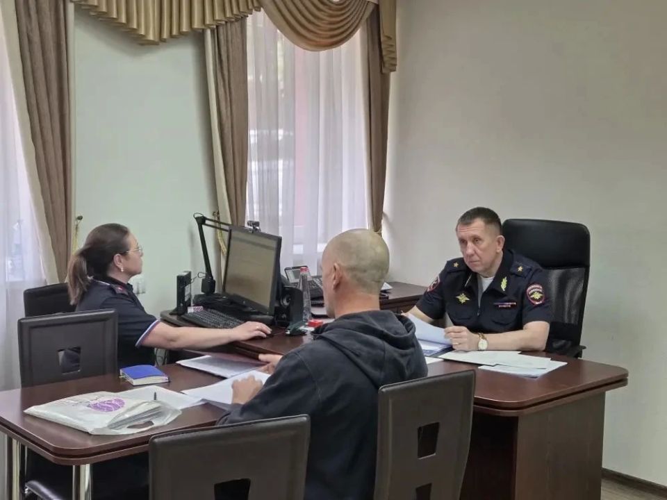 Начальник УМВД России по Калининградской области генерал-майор полиции Вадим Ятайкин провел личный прием граждан Начальник УМВД России по Калининградской области генерал-майор полиции Вадим Ятайкин провел личный прием граждан