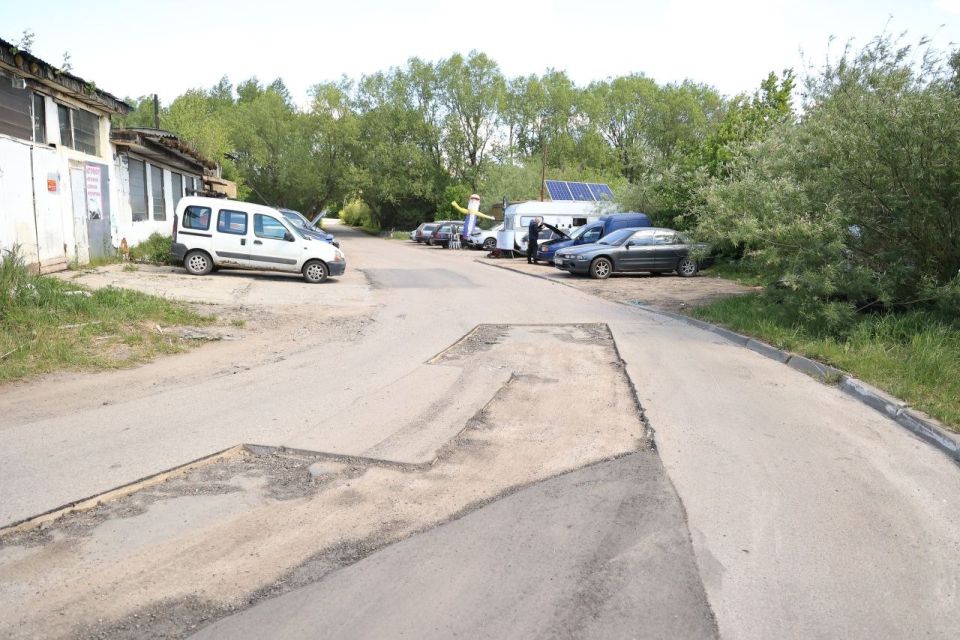 22 мая продолжился ремонт дорожного покрытия на Эстакадном мосту (завтра работы закончат) улицах Ижорская, Новгородская и Урицкого – здесь меняют асфальт на всем протяжении 22 мая продолжился ремонт дорожного покрытия на Эстакадном мосту (завтра работы закончат) улицах Ижорская, Новгородская и Урицкого – здесь меняют асфальт на всем протяжении