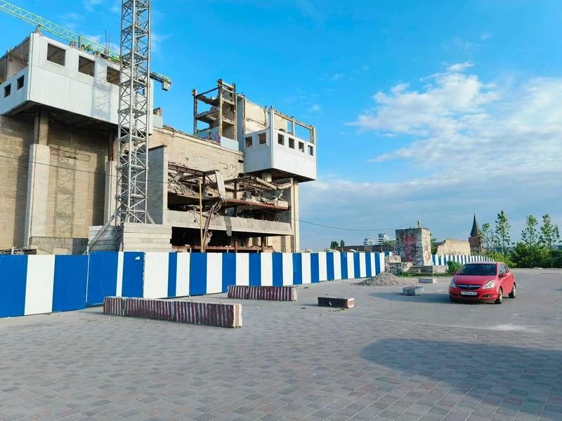 т превратиться в дорогую туристическую витрину с элитной недвижимостью, недоступной для местных жителей», — прогнозирует Буланов, отмечая, что мы уже практически подошли к этой черте т превратиться в дорогую туристическую витрину с элитной недвижимостью, недоступной для местных жителей», — прогнозирует Буланов, отмечая, что мы уже практически подошли к этой черте
