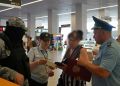 В аэропорту Храброво калининградские приставы вместе с сотрудниками полиции проверяют пассажиров на долги