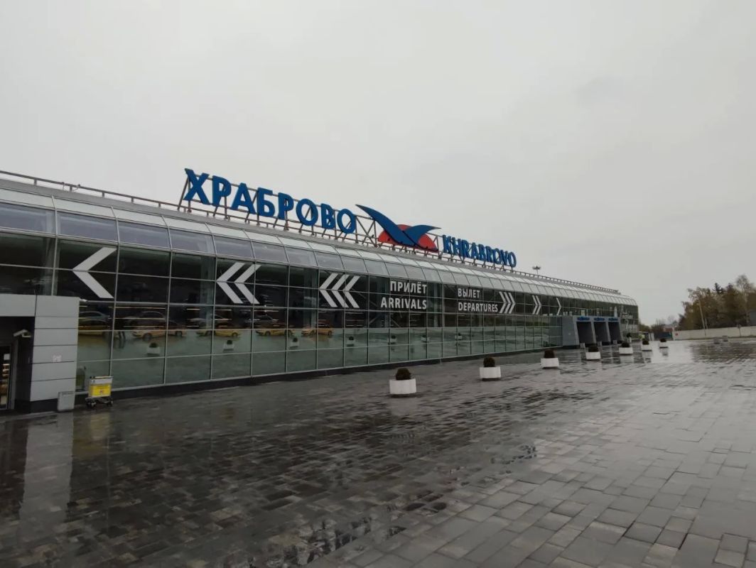 В Храброво задерживаются и отменяются рейсы из-за атаки беспилотников в Ленинградской области