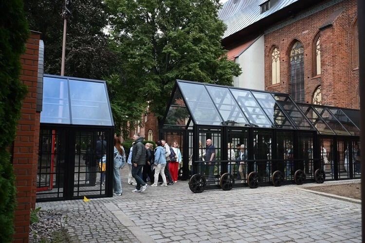 На острове Канта в Калининграде открыли новую галерею-переход от Кафедрального собора к туалету На острове Канта в Калининграде открыли новую галерею-переход от Кафедрального собора к туалету