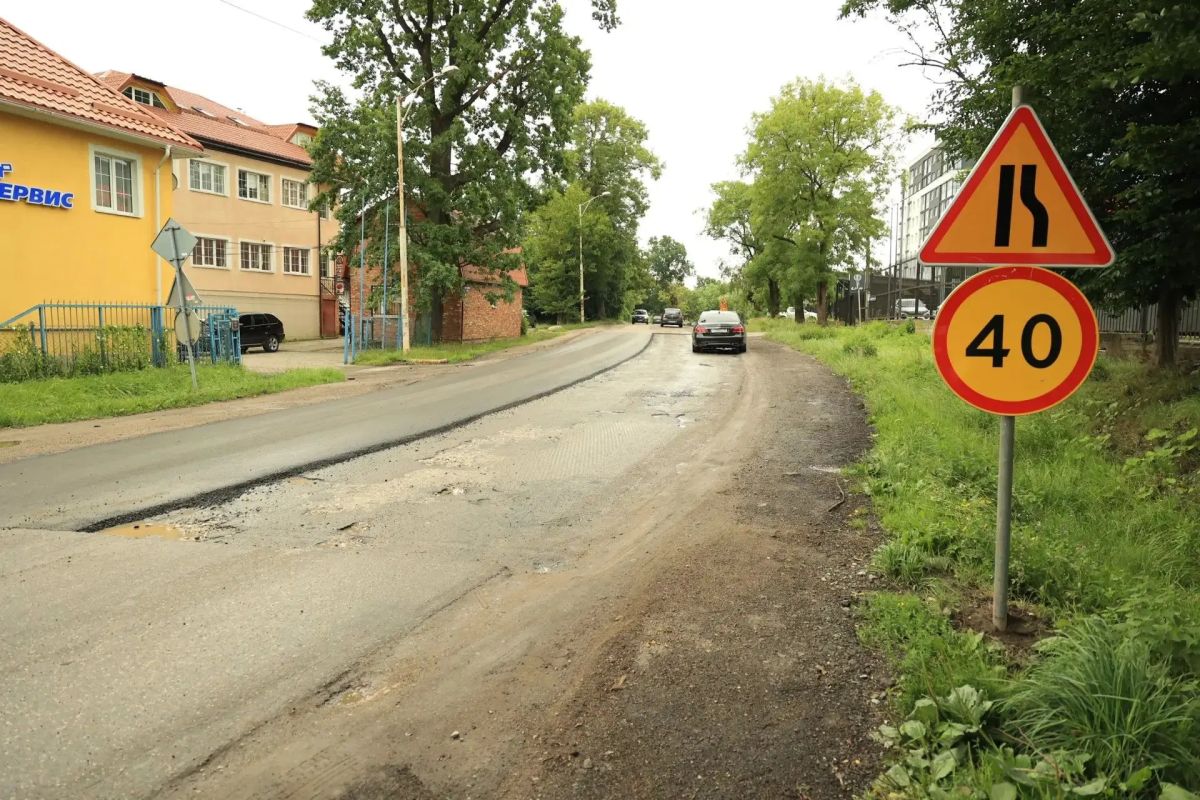 После шторма в Калининграде снова ремонтируют дороги После шторма в Калининграде снова ремонтируют дороги