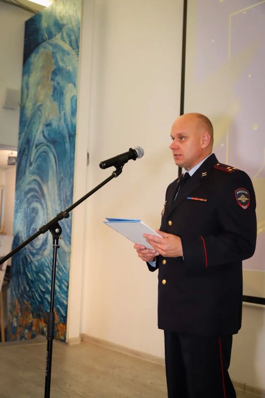 В Калининграде руководство УМВД и общественники приняли участие в торжественном вручении дипломов выпускникам МФЮА В Калининграде руководство УМВД и общественники приняли участие в торжественном вручении дипломов выпускникам МФЮА