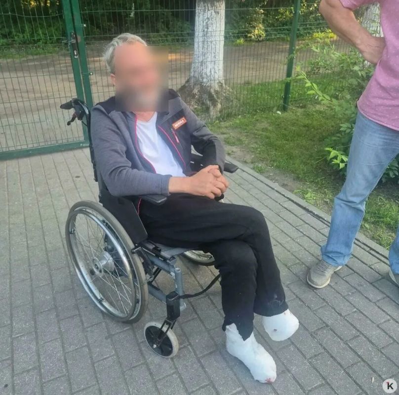Калининградец помог бездомному с ампутированной ногой выбраться с автобусной остановки Калининградец помог бездомному с ампутированной ногой выбраться с автобусной остановки