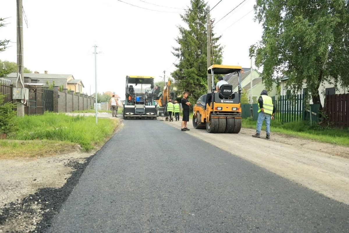 Для большинства горожан рабочая неделя заканчивается, но только не для дорожных рабочих Для большинства горожан рабочая неделя заканчивается, но только не для дорожных рабочих