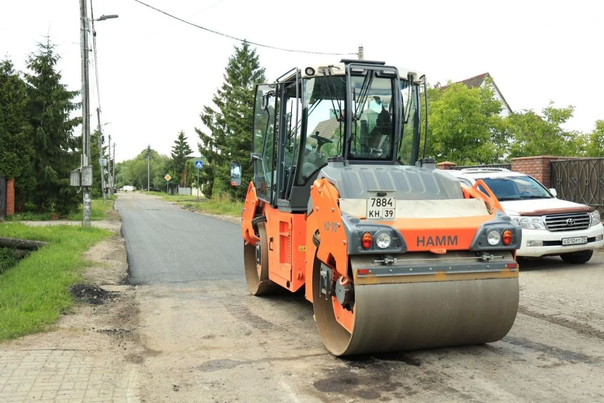 Для большинства горожан рабочая неделя заканчивается, но только не для дорожных рабочих Для большинства горожан рабочая неделя заканчивается, но только не для дорожных рабочих