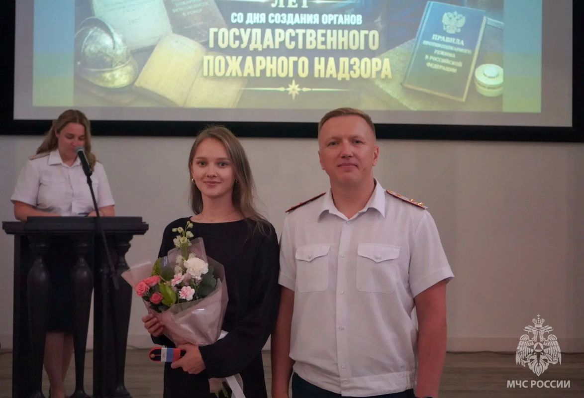 Сотрудники государственного пожарного надзора подвели итоги работы и отметили профессиональный праздник Сотрудники государственного пожарного надзора подвели итоги работы и отметили профессиональный праздник