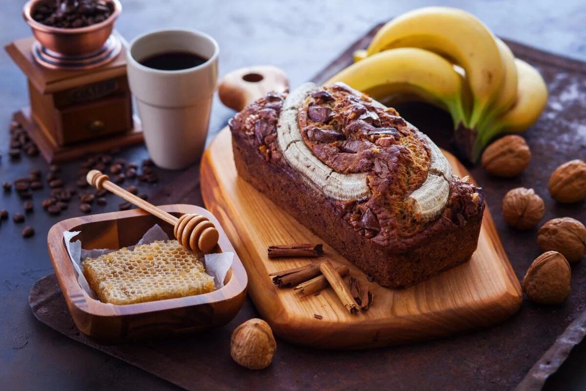 Насладитесь домашним банановым хлебом: простой и вкусный рецепт для всей семьи