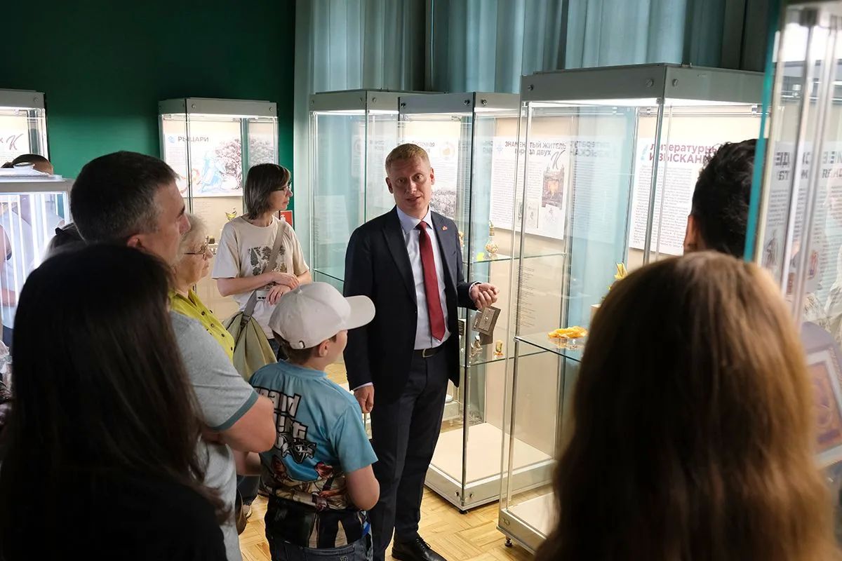 Янтарный Калининград приехал на Урал: в Екатеринбурге открылась выставка «Город двух К» Янтарный Калининград приехал на Урал: в Екатеринбурге открылась выставка «Город двух К»