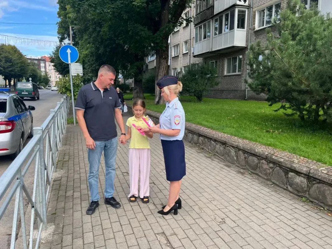 В рамках специального профилактического мероприятия «Внимание — дети!» сотрудники отделения Госавтоинспекции МО МВД России «Советский» провели на улицах города Советска профилактические беседы с юными пешеходами и их... В рамках специального профилактического мероприятия «Внимание — дети!» сотрудники отделения Госавтоинспекции МО МВД России «Советский» провели на улицах города Советска профилактические беседы с юными пешеходами и их...