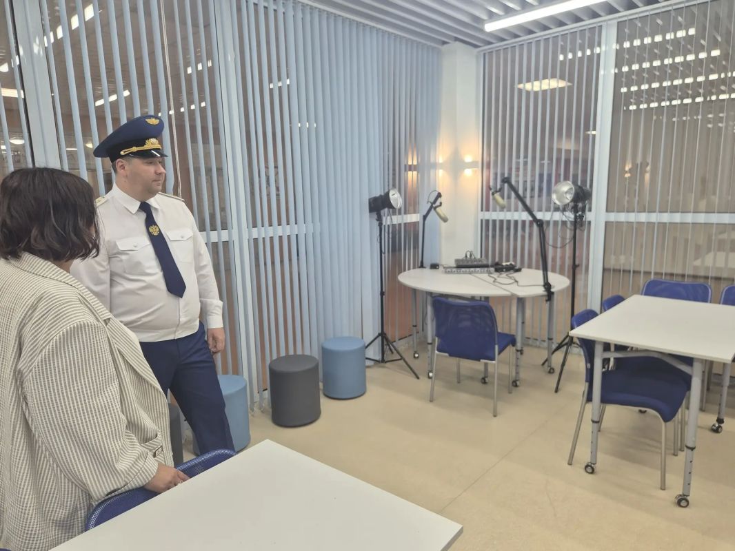 Прокурор области Максим Попов с рабочим визитом посетил школу № 57 в Калининграде Прокурор области Максим Попов с рабочим визитом посетил школу № 57 в Калининграде