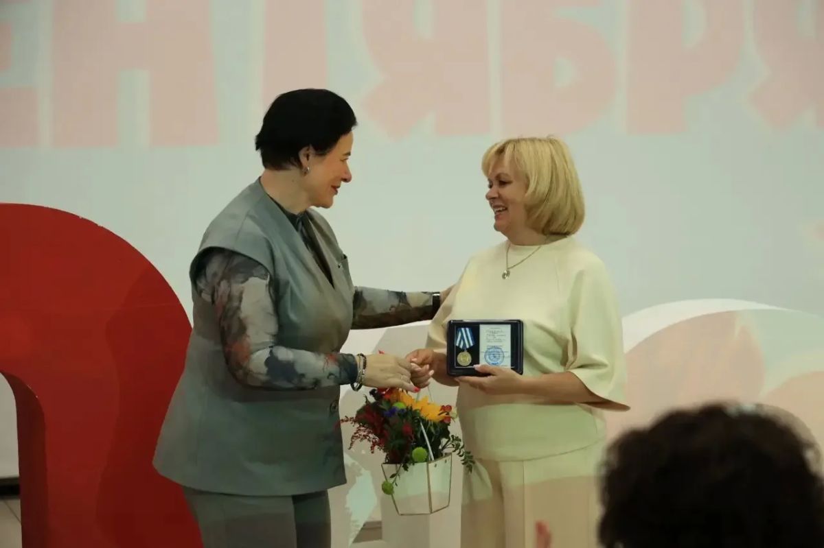 Елена Дятлова: С Днём знаний, Калининград! Елена Дятлова: С Днём знаний, Калининград!