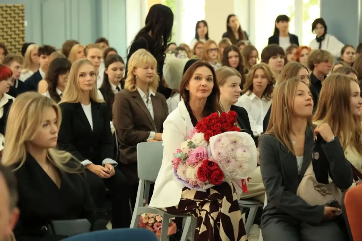 Елена Дятлова: С Днём знаний, Калининград! Елена Дятлова: С Днём знаний, Калининград!