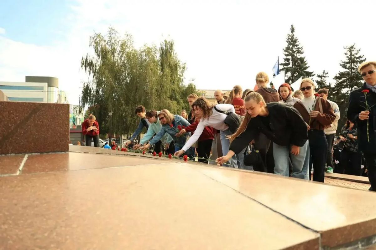 В Калининграде почтили память жертв терроризма В Калининграде почтили память жертв терроризма