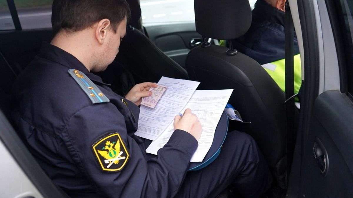 В Калининграде приставы взыскали 800 тысяч рублей с виновника ДТП под Санкт-Петербургом