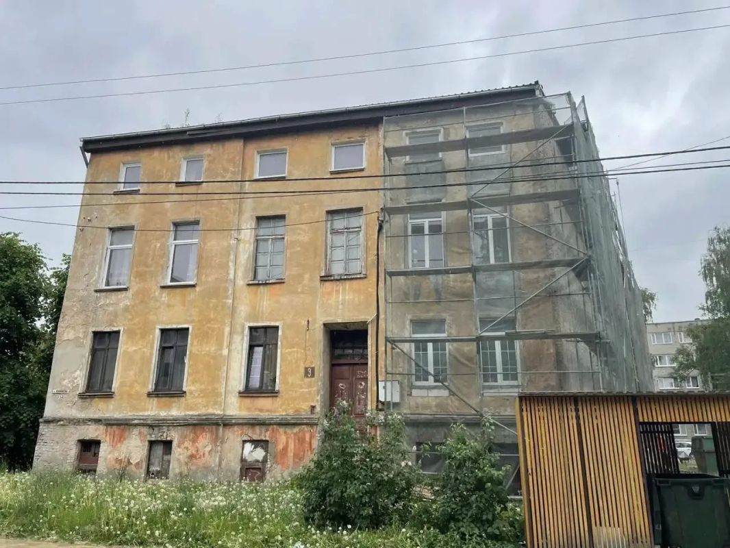 Русты, сандрики и кронштейны: в Советске дому XIX века возвращают исторический облик Русты, сандрики и кронштейны: в Советске дому XIX века возвращают исторический облик