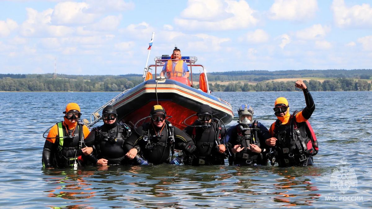 Покорители глубин. С 25 по 28 августа водолазная группа поисково-спасательного отряда МЧС России по Калининградской области провела очередные тренировочные сборы на Виштынецком озере Покорители глубин. С 25 по 28 августа водолазная группа поисково-спасательного отряда МЧС России по Калининградской области провела очередные тренировочные сборы на Виштынецком озере
