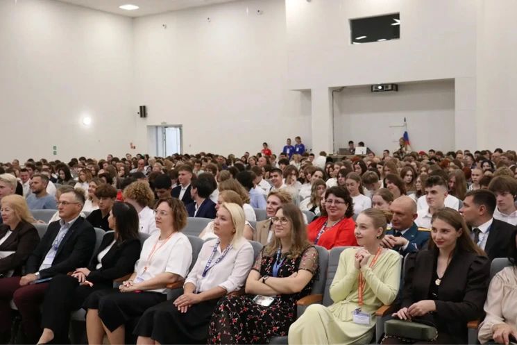 Из разговора В. Мединского с учениками и учителями школы 58 Калининграда Из разговора В. Мединского с учениками и учителями школы 58 Калининграда