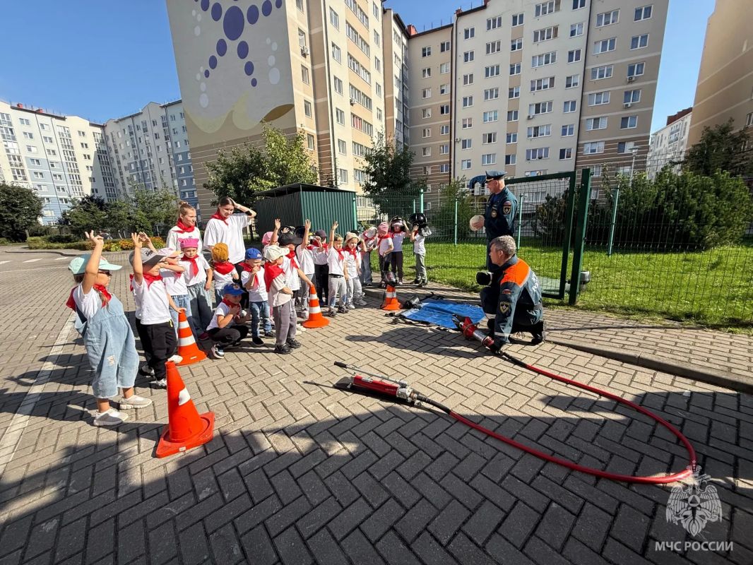 Безопасность начинается с детства Безопасность начинается с детства