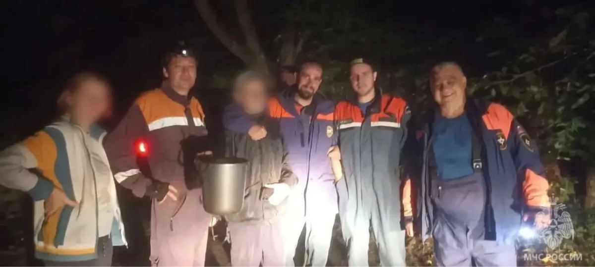 За вечер спасатели МЧС вывели из лесов Калининградской области двух заблудившихся пенсионеров За вечер спасатели МЧС вывели из лесов Калининградской области двух заблудившихся пенсионеров