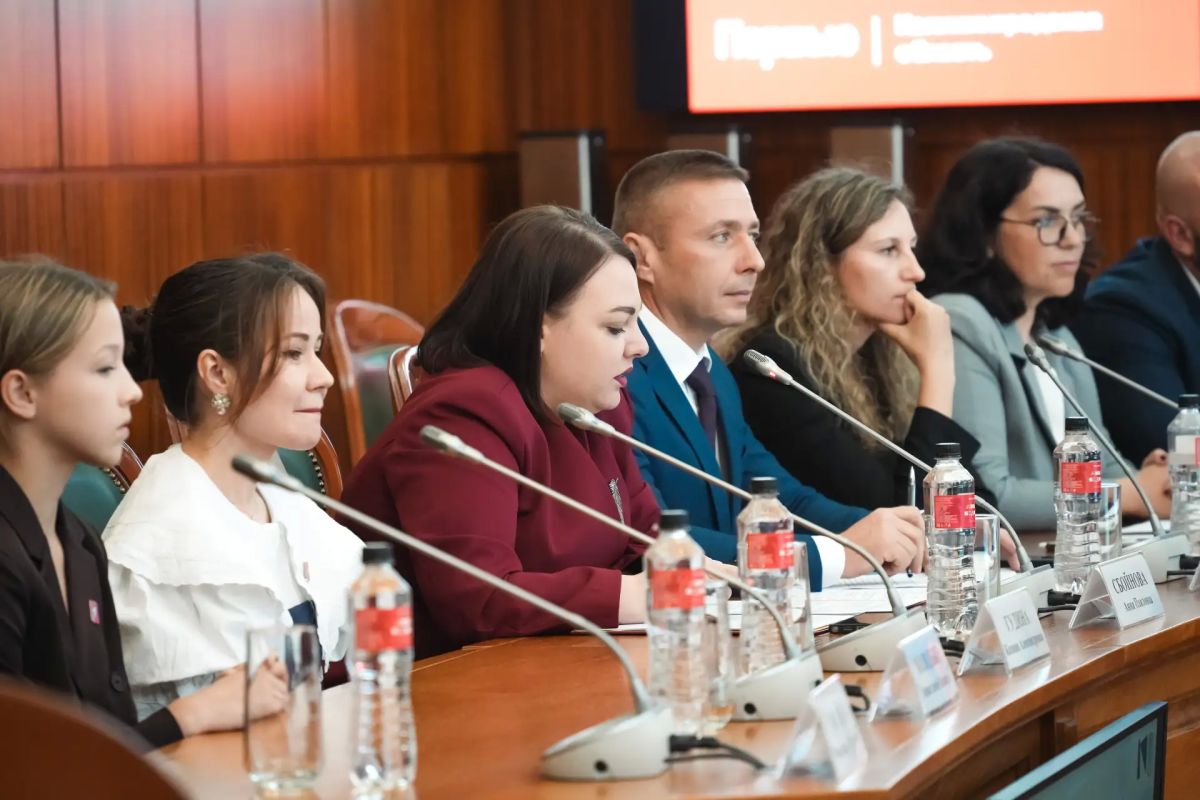 В Правительстве Калининградской области состоялось заседание регионального координационного совета по взаимодействию с «Движением Первых» В Правительстве Калининградской области состоялось заседание регионального координационного совета по взаимодействию с «Движением Первых»