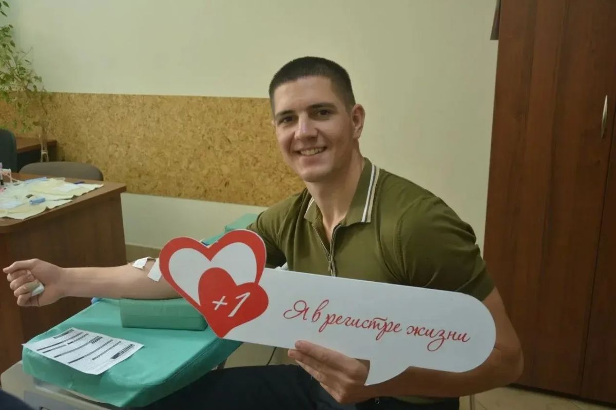 На страже порядка и человеческих жизней: калининградские полицейские сдали более 21 литра крови