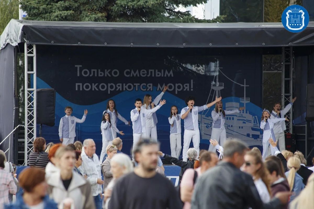 В Калининграде состоялся фестиваль «Водная ассамблея» В Калининграде состоялся фестиваль «Водная ассамблея»