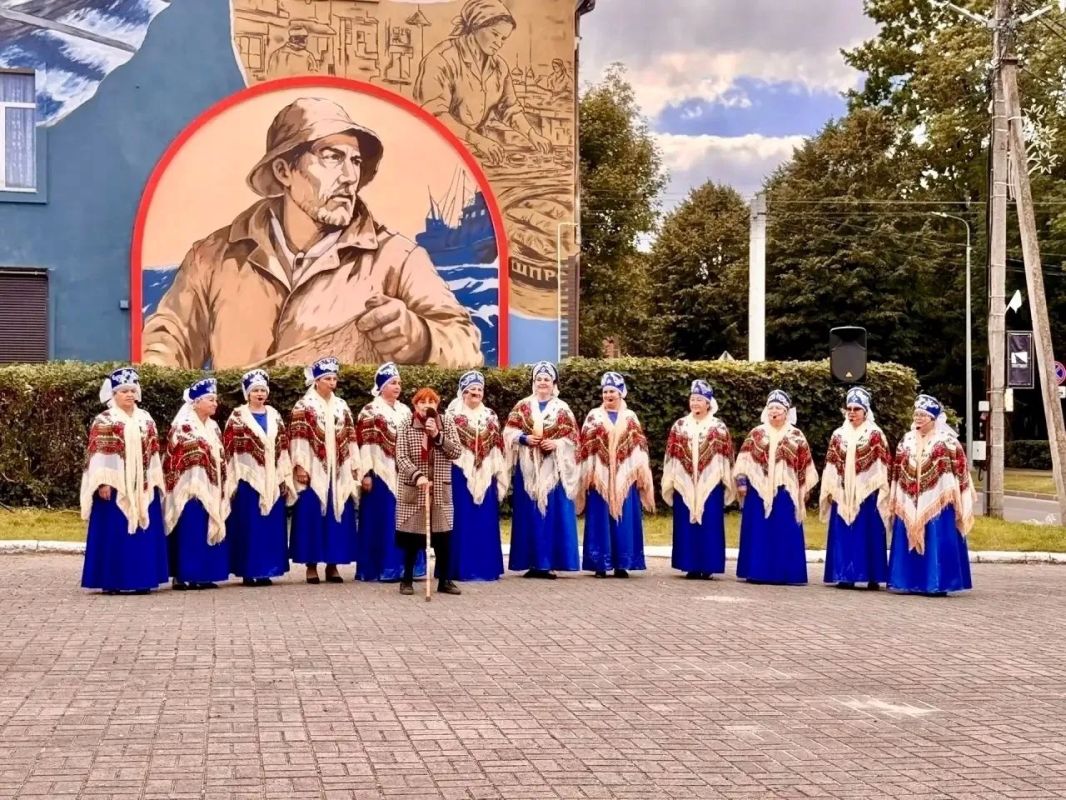 В Мамоново открыли третий мурал проекта «ДНК-места» В Мамоново открыли третий мурал проекта «ДНК-места»