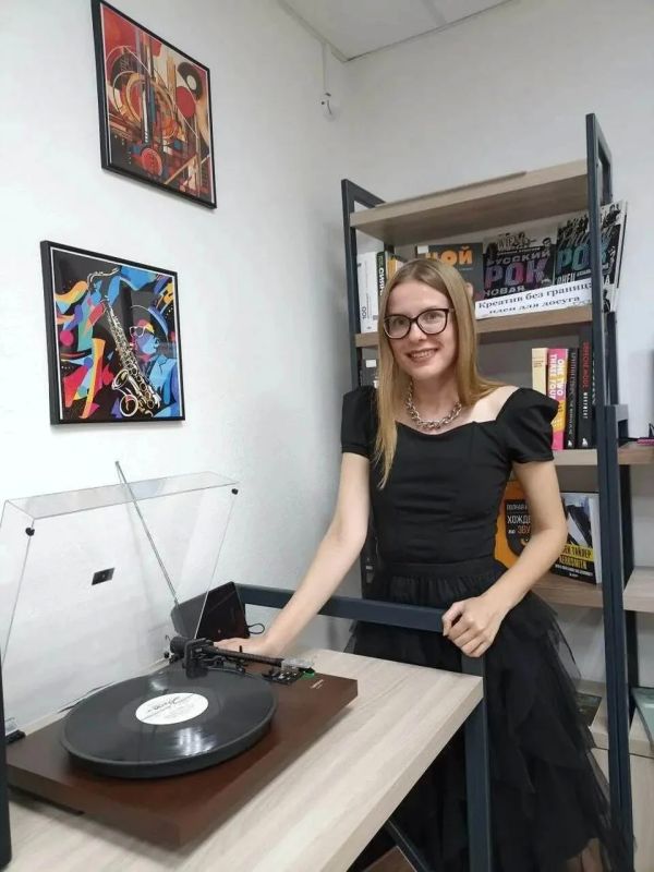 А что, если библиотека — это место, где не только читают, но и ставят пластинку на проигрыватель?