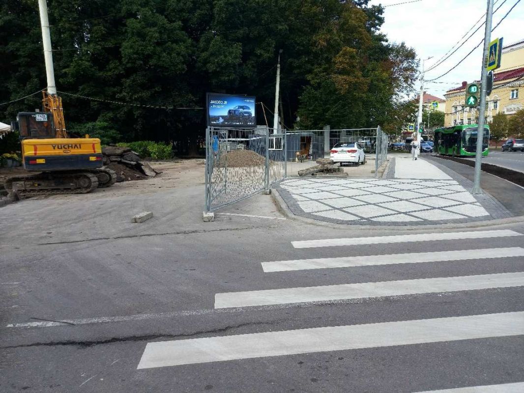 В Калининграде с парковки в центре вытесняют элиту