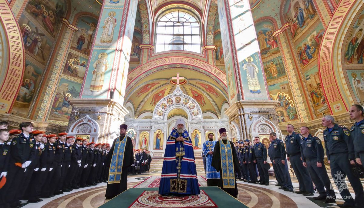 Под покровительством «Неопалимой Купины» Под покровительством «Неопалимой Купины»