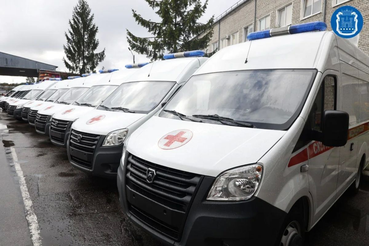 Двенадцать новых машин скорой помощи прибыли в регион и скоро выйдут на линию в Калининграде Двенадцать новых машин скорой помощи прибыли в регион и скоро выйдут на линию в Калининграде