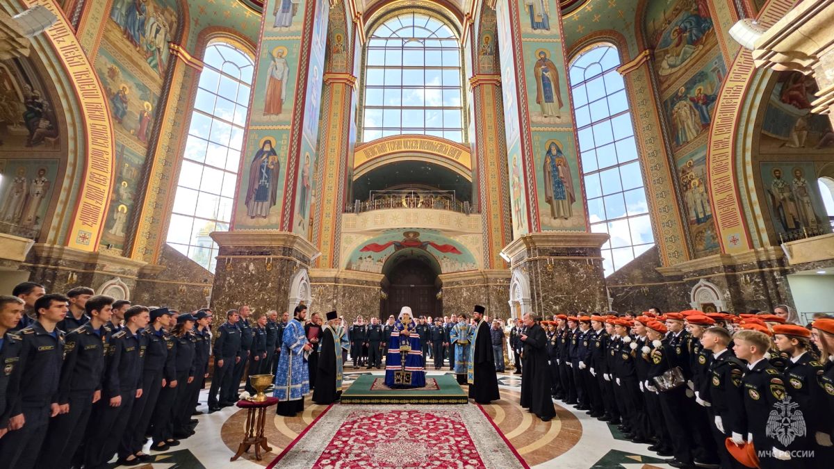 Под покровительством «Неопалимой Купины» Под покровительством «Неопалимой Купины»