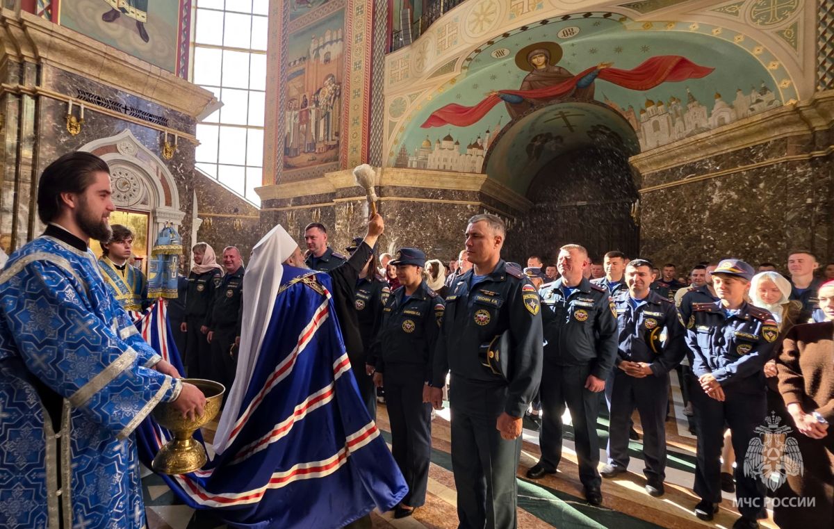 Под покровительством «Неопалимой Купины» Под покровительством «Неопалимой Купины»